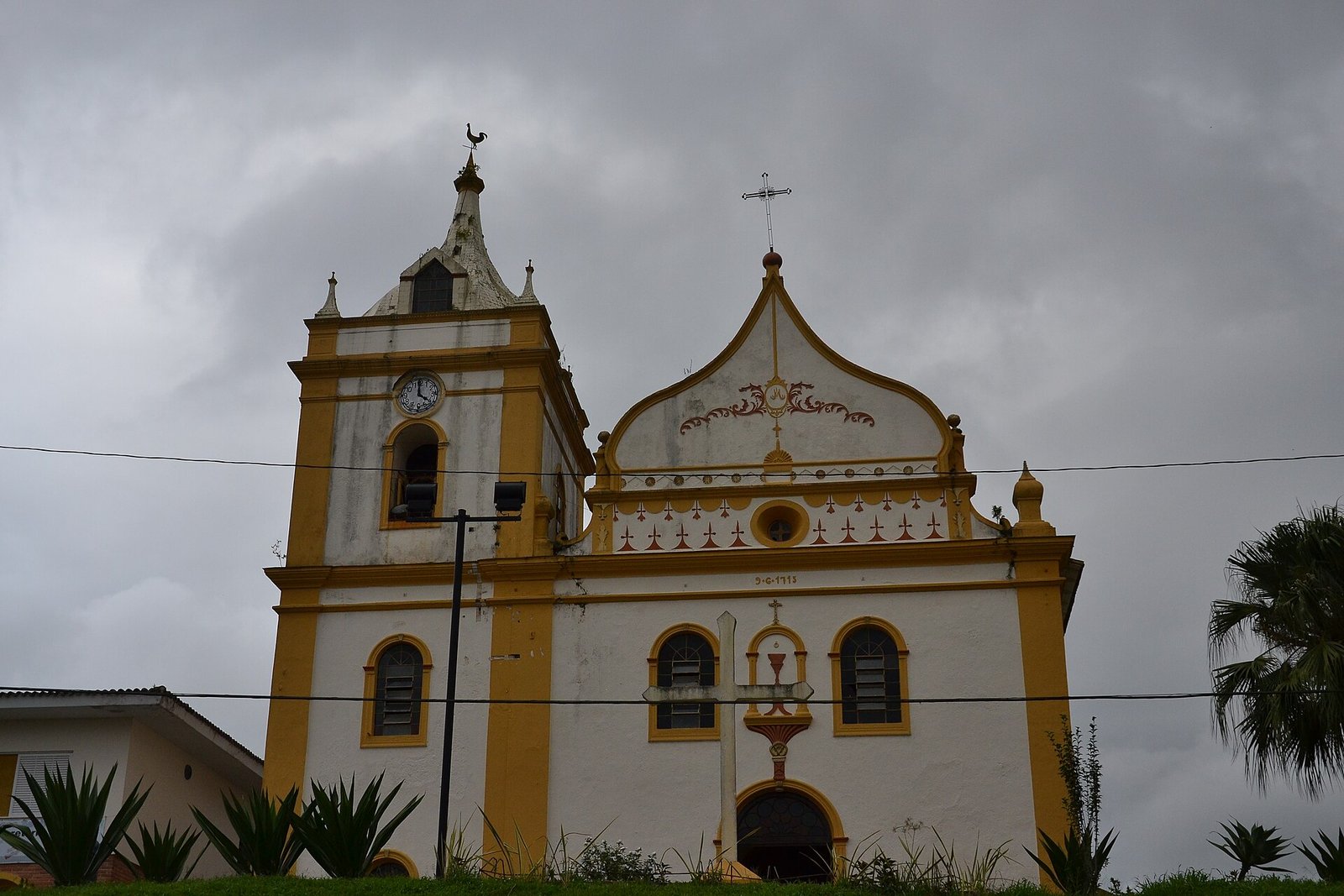 Igreja Nossa Senhora do Pilar no centro histórico de Antonina